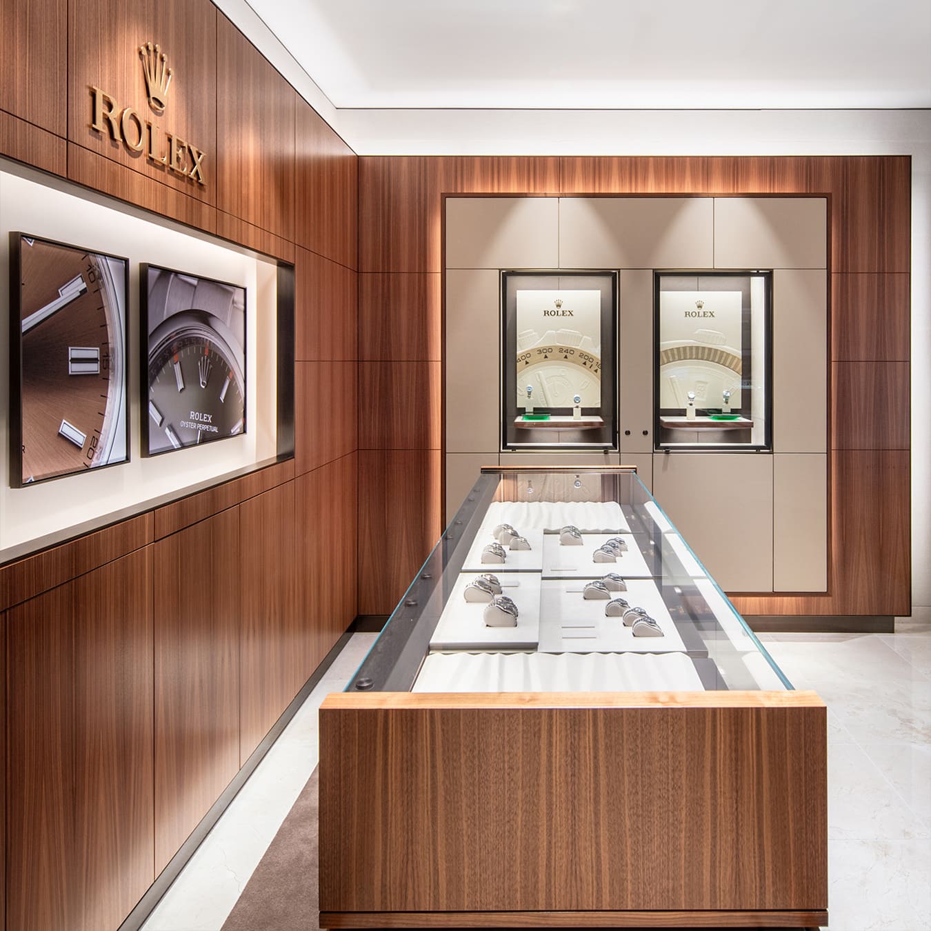 Passionate Professionals at Drenon Jewelry Passionate Professionals at Drenon Jewelry